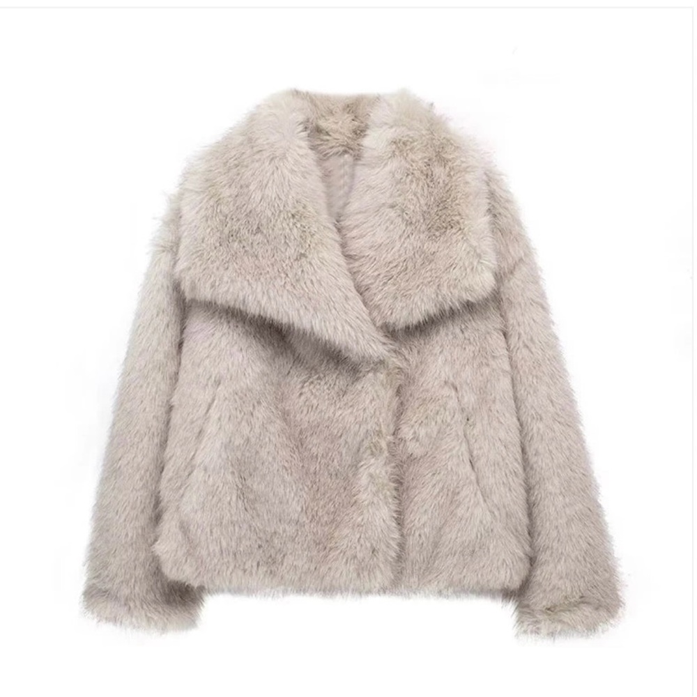 Faux Fur coat (Luxe Vintage)